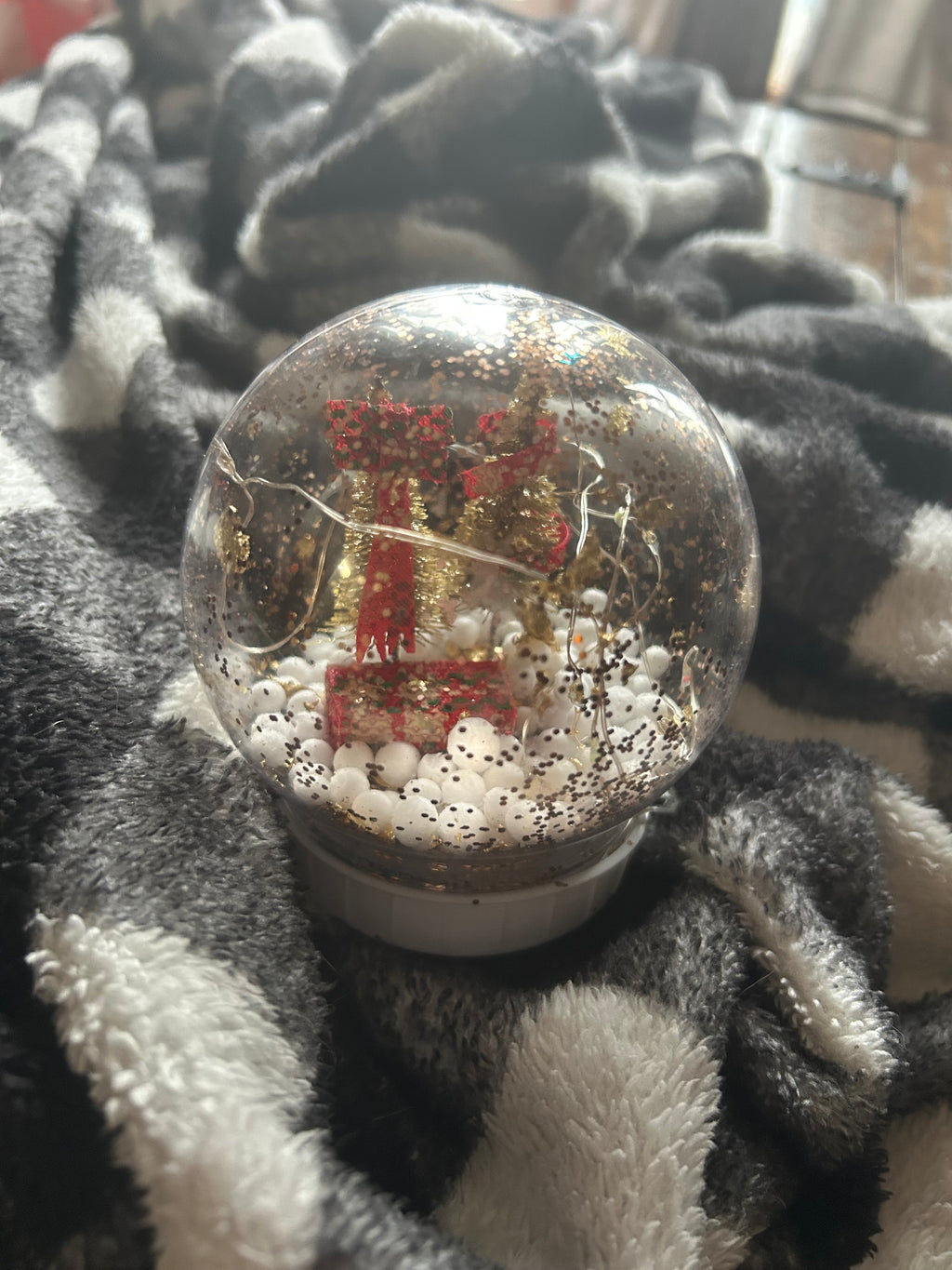 Waterless Snow Globes