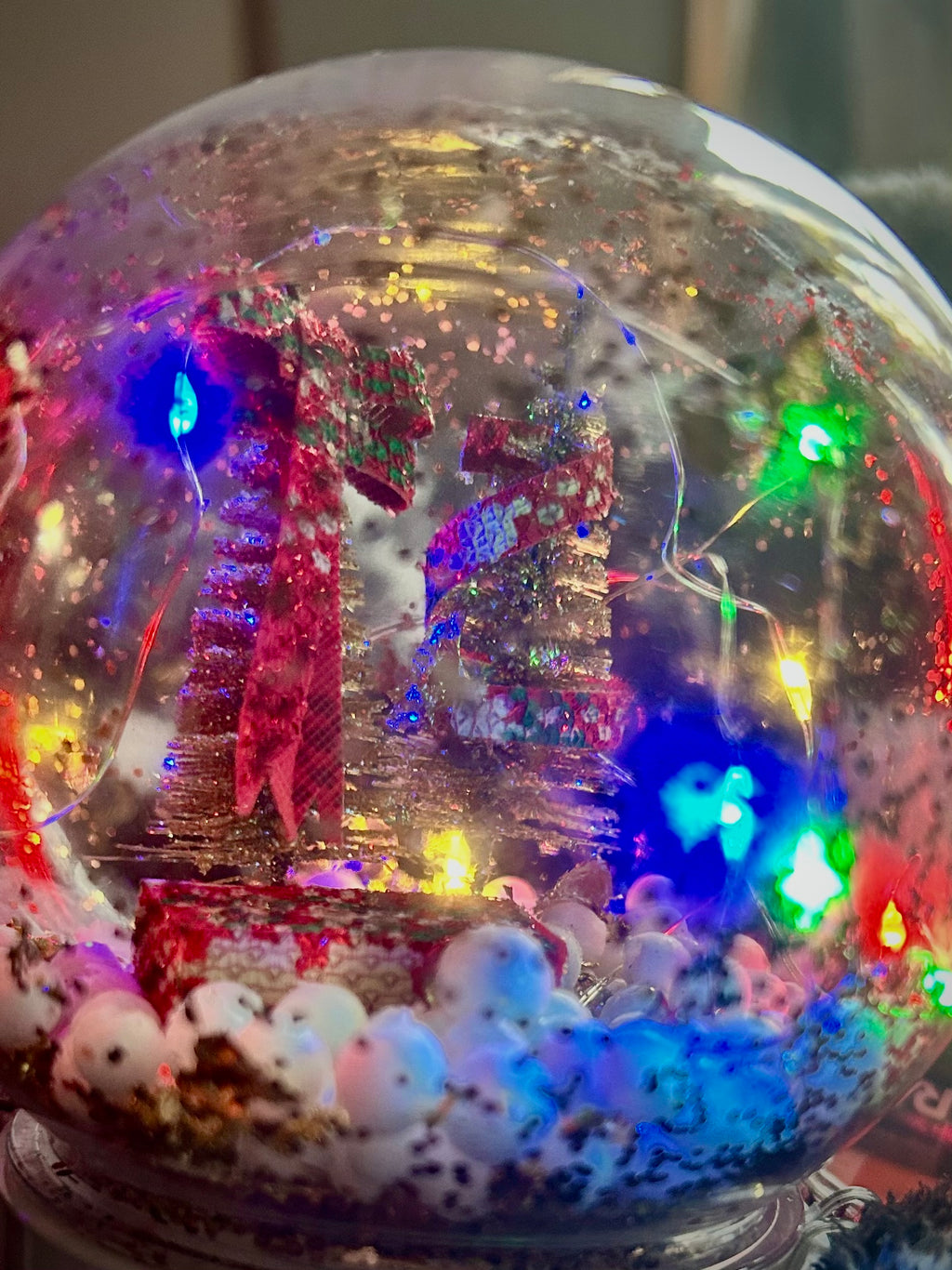 Waterless Snow Globes