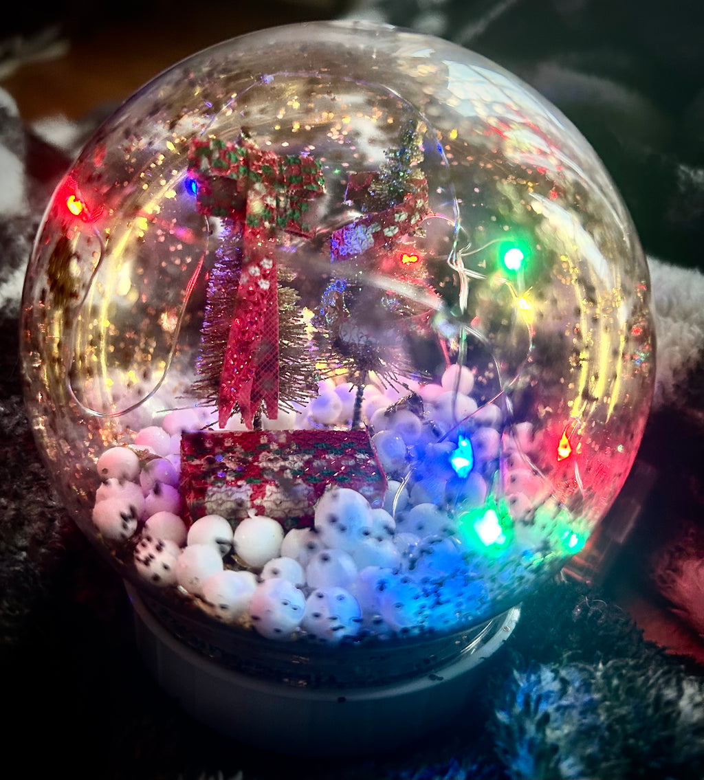 Waterless Snow Globes