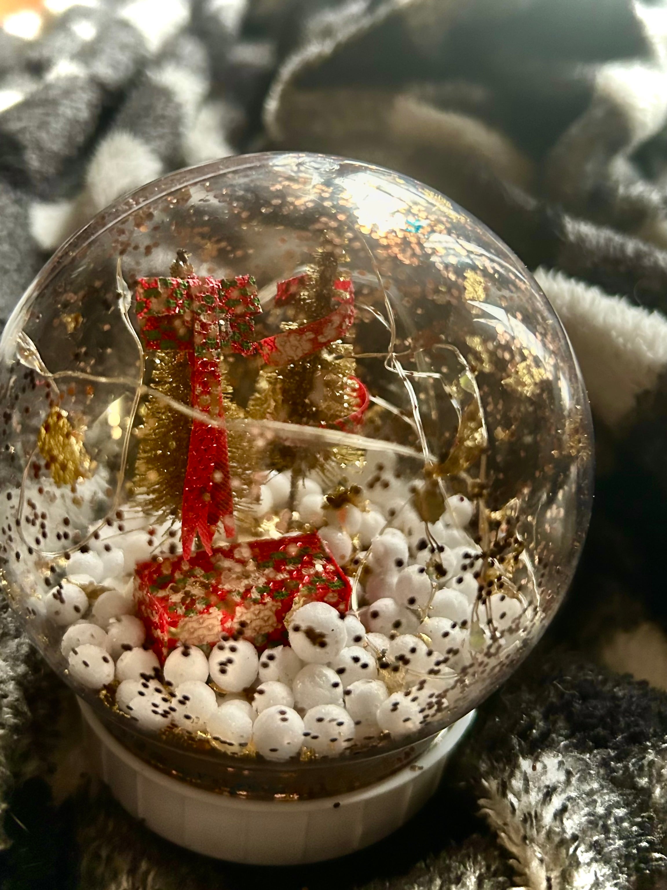 Waterless Snow Globes